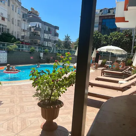 Cleopatra King Aparthotel 4*