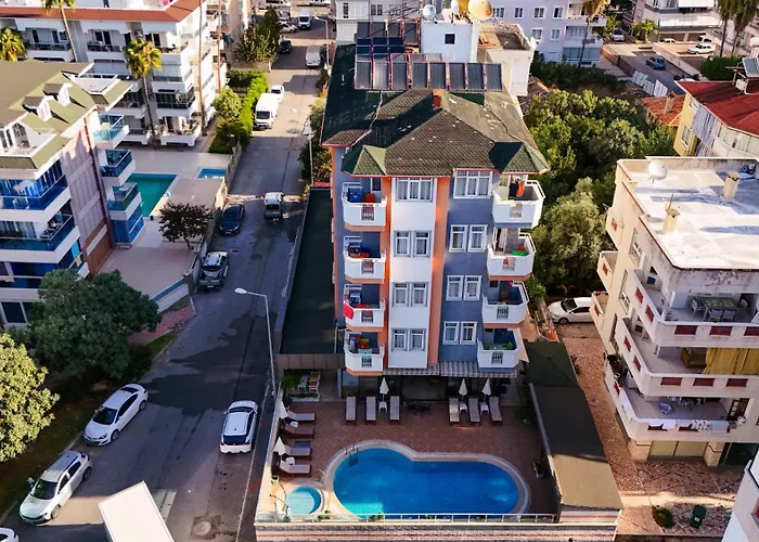 كليوباترا كينغ أبارت ألانيا