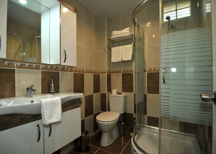 كليوباترا كينغ أبارت ألانيا